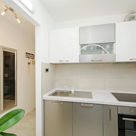 Split Symphony Garden: Modern, New Apartment מראה חיצוני תמונה
