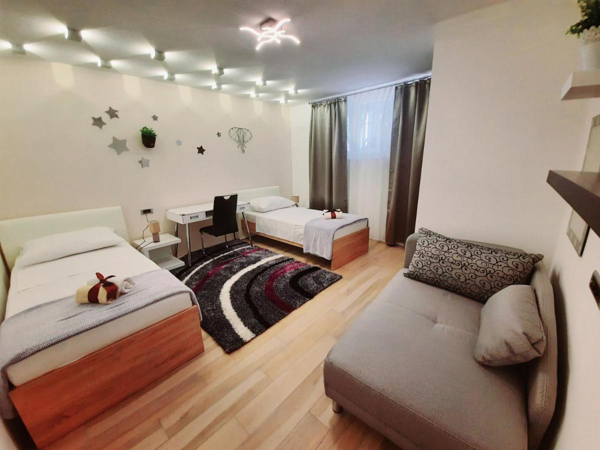 Split Symphony Garden: Modern, New Apartment מראה חיצוני תמונה
