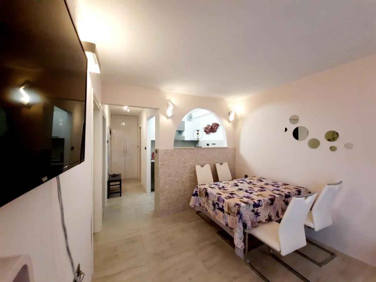 Split Symphony Garden: Modern, New Apartment מראה חיצוני תמונה