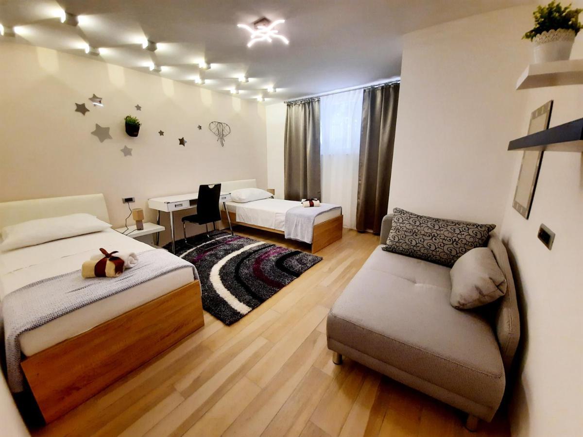 Split Symphony Garden: Modern, New Apartment מראה חיצוני תמונה