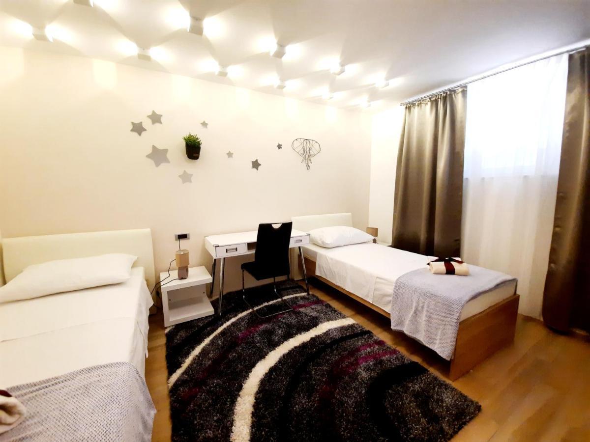 Split Symphony Garden: Modern, New Apartment מראה חיצוני תמונה
