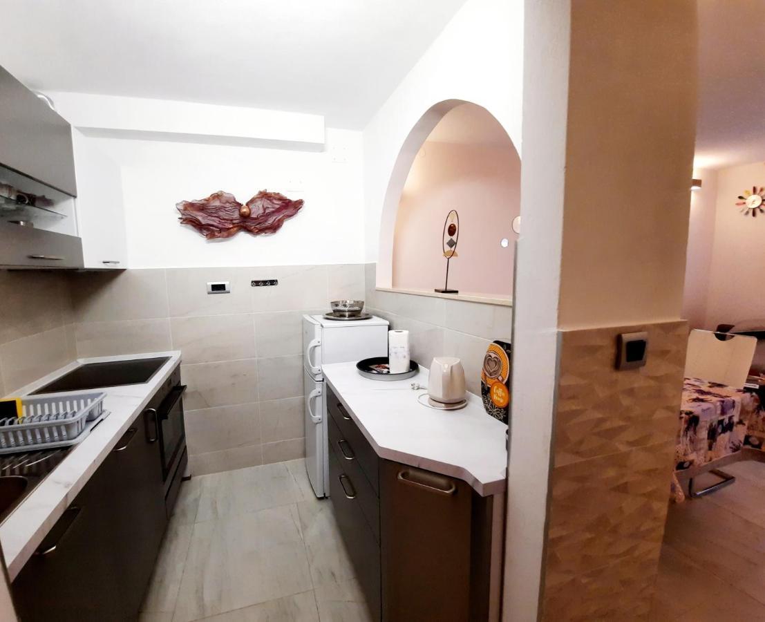 Split Symphony Garden: Modern, New Apartment מראה חיצוני תמונה
