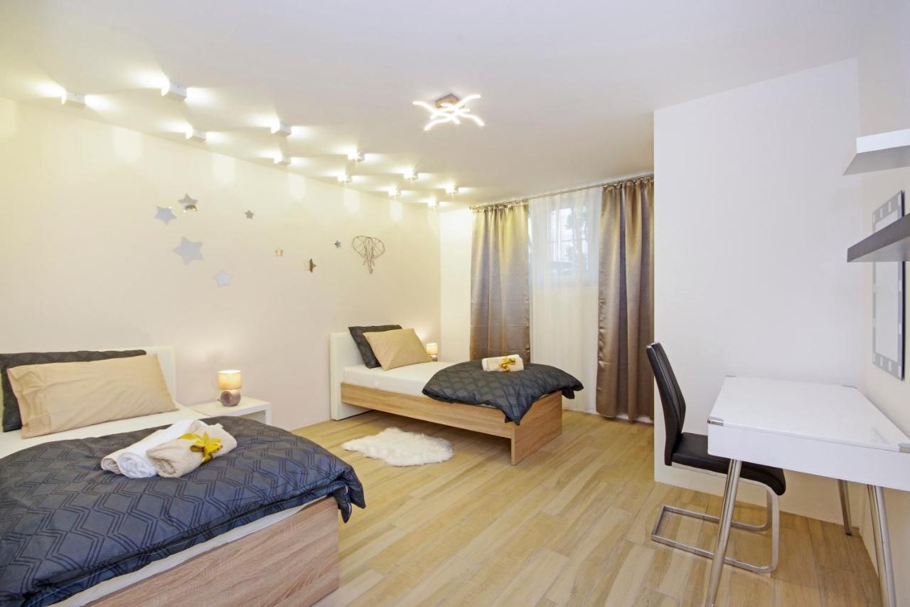Split Symphony Garden: Modern, New Apartment מראה חיצוני תמונה